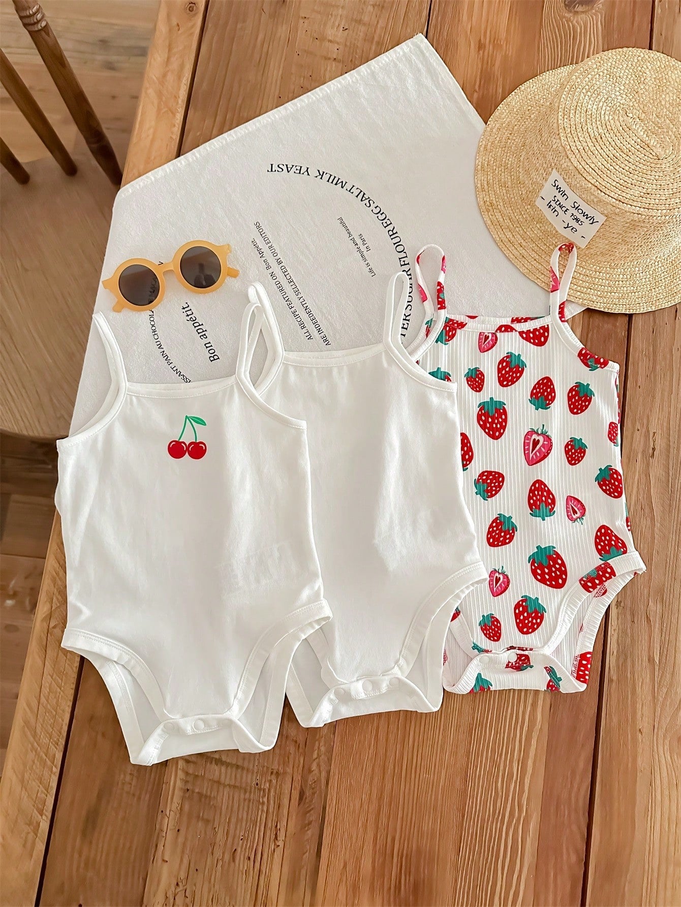 3pcs Baby Girl Casual Knitted Cartoon Patterned Romper With Open Crotch Strap Top Multicolor