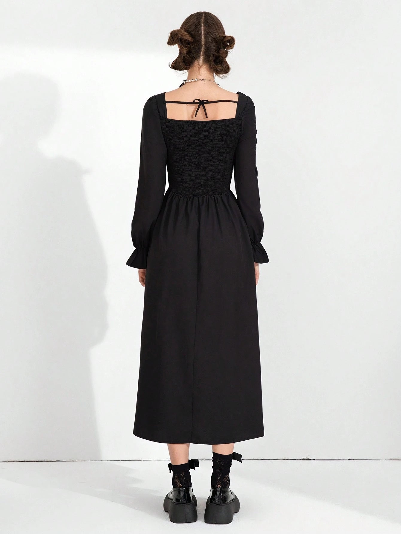 Teen Girl Gothic Style Long Sleeve Long Dress With Square Neckline Waist Cinched