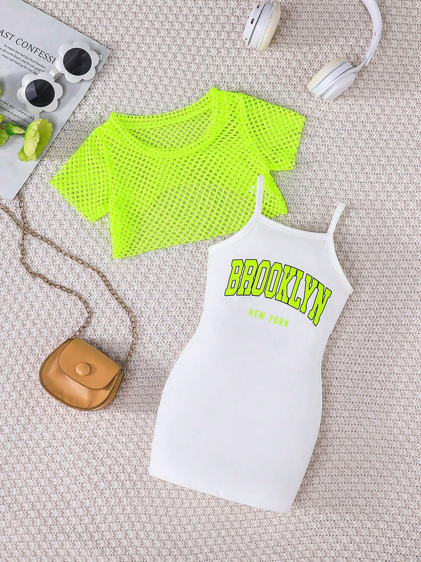 2pcs Young Girl's Fashion Lace Crop Top And Lettered Print Spaghetti Strap Dress Set Multicolor