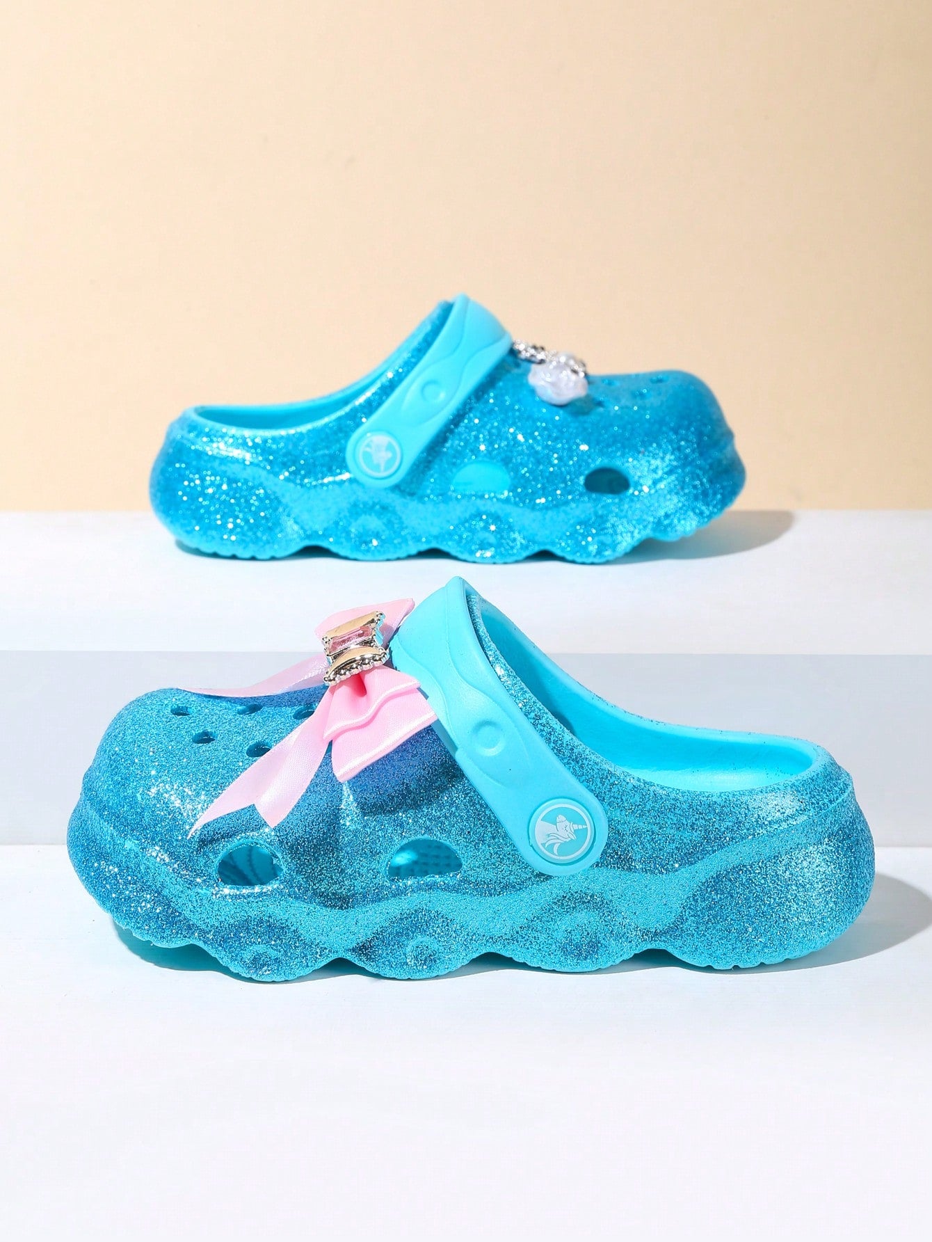 Fashionable Flower Decor Soft Sole Toddler/Kids Hole Shoes