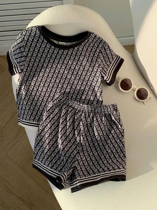 Vintage Print Color Block Short Sleeve T-Shirt And Elastic Waist Shorts