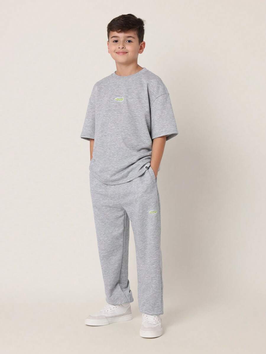 Tween Boys Comfy Oversized Fit Short Sleeve Tee And Jogger Light grey